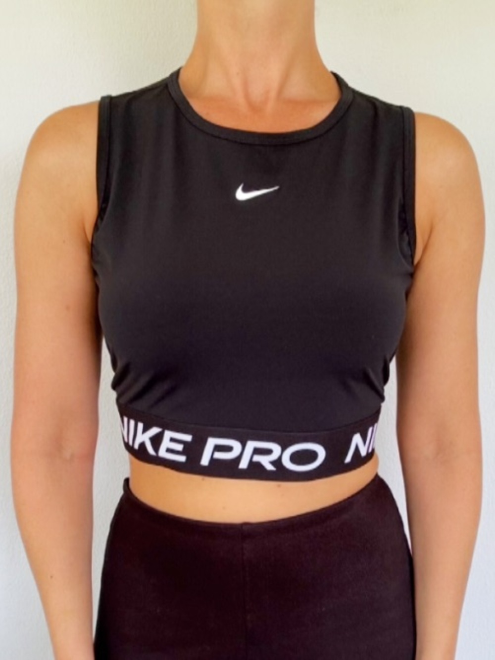 Nike Pro Dri-Fit black sleeveless stretch longline workout crop top size large